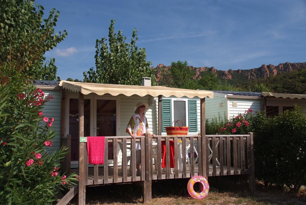 Camping Vallee Du Paradis Saint-Raphaël Pokój zdjęcie